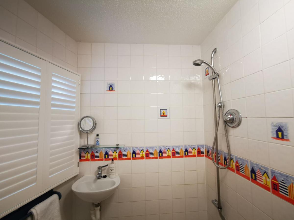 Sea View 3 Bedroom Seaside Property Чичестер Экстерьер фото